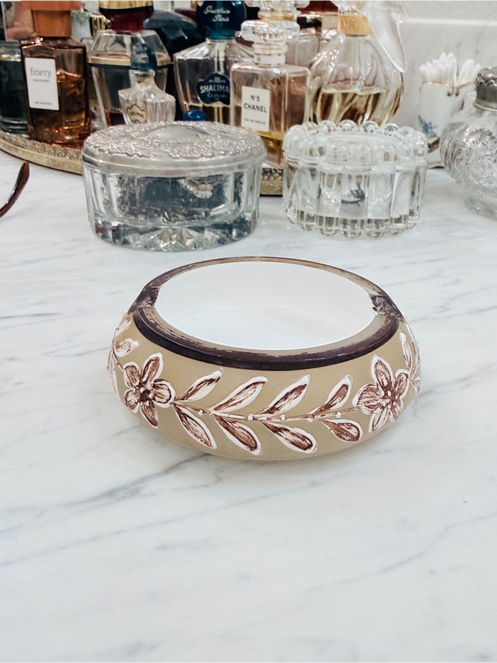 Mid-century Bohemian Czech Encased Glass Ashtray with Neutral Colors - Picture 3 of 17